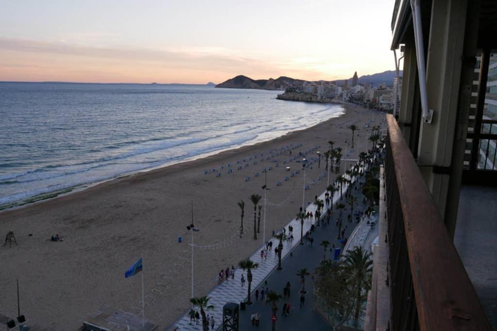 Levante Beach Front Of The Sea Estacha ベニドルム エクステリア 写真